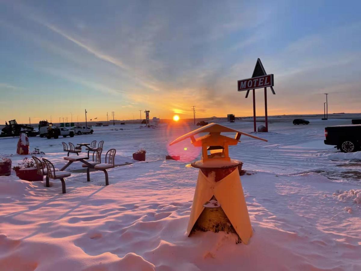 Dundurn Motel Bagian luar foto