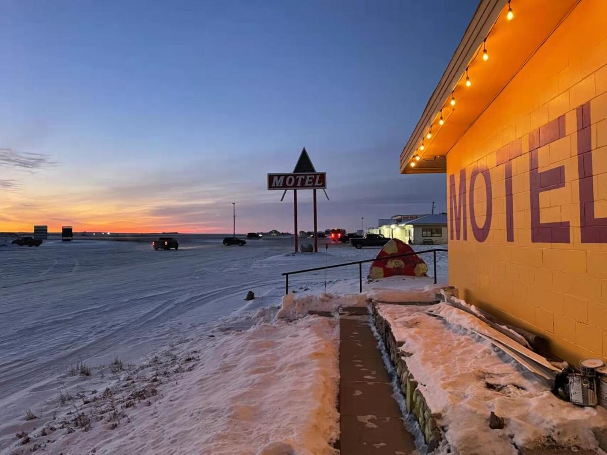 Dundurn Motel Bagian luar foto