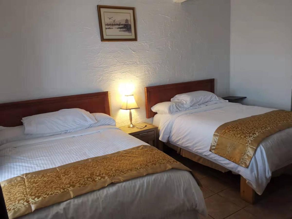 Dundurn Motel Bagian luar foto