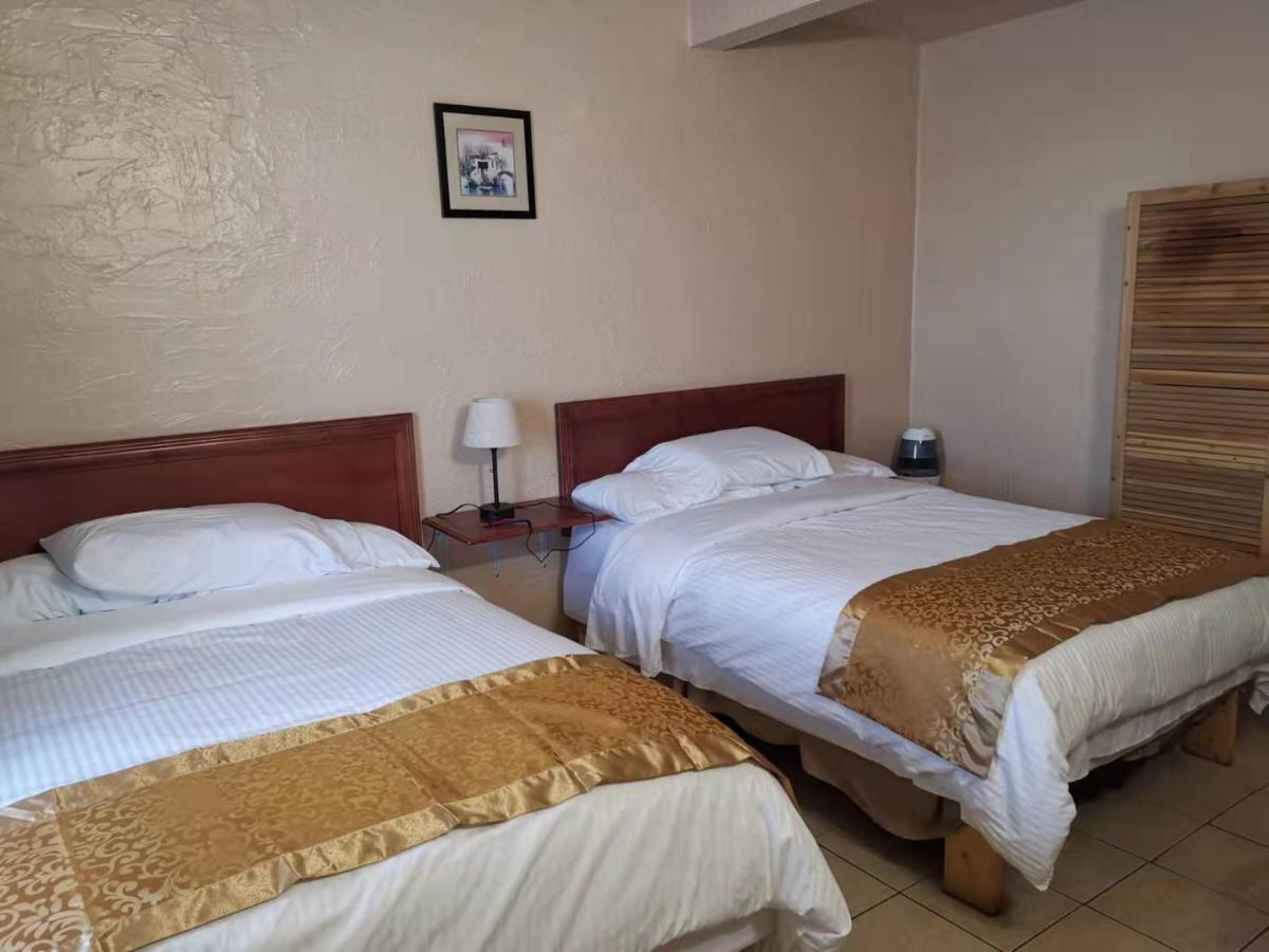 Dundurn Motel Bagian luar foto