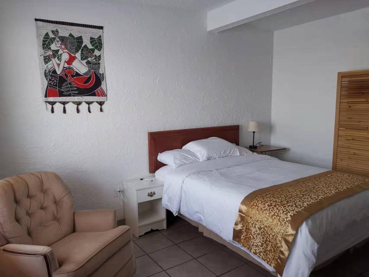 Dundurn Motel Bagian luar foto