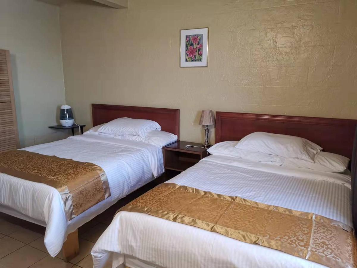 Dundurn Motel Bagian luar foto