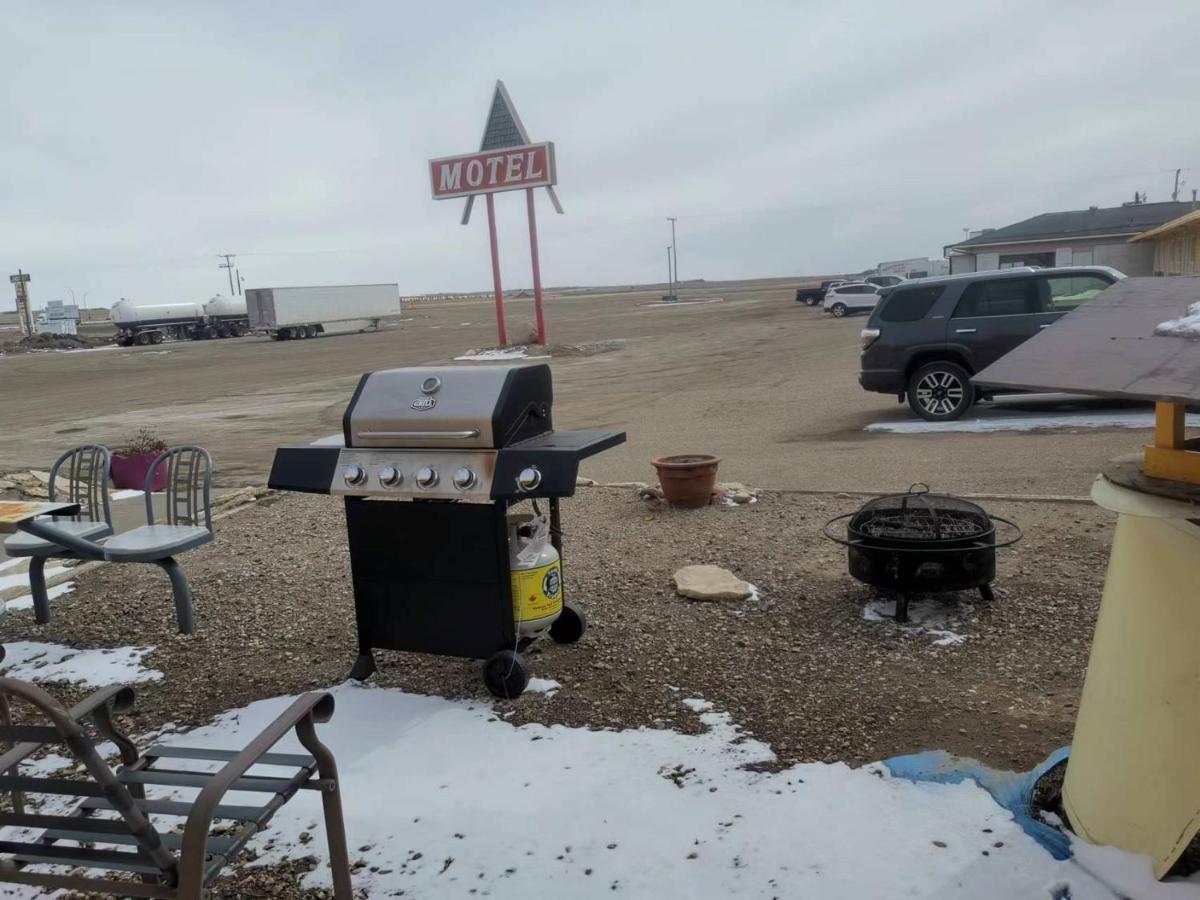 Dundurn Motel Bagian luar foto