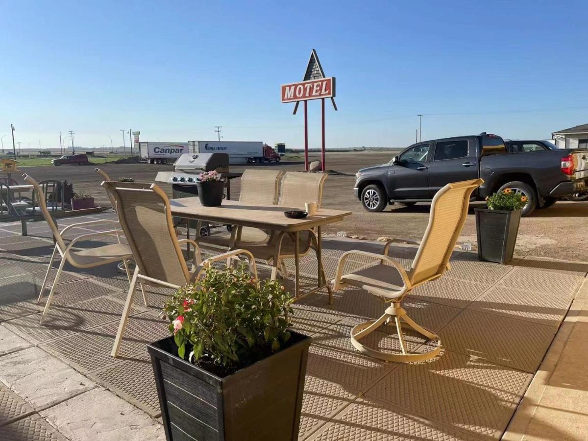 Dundurn Motel Bagian luar foto