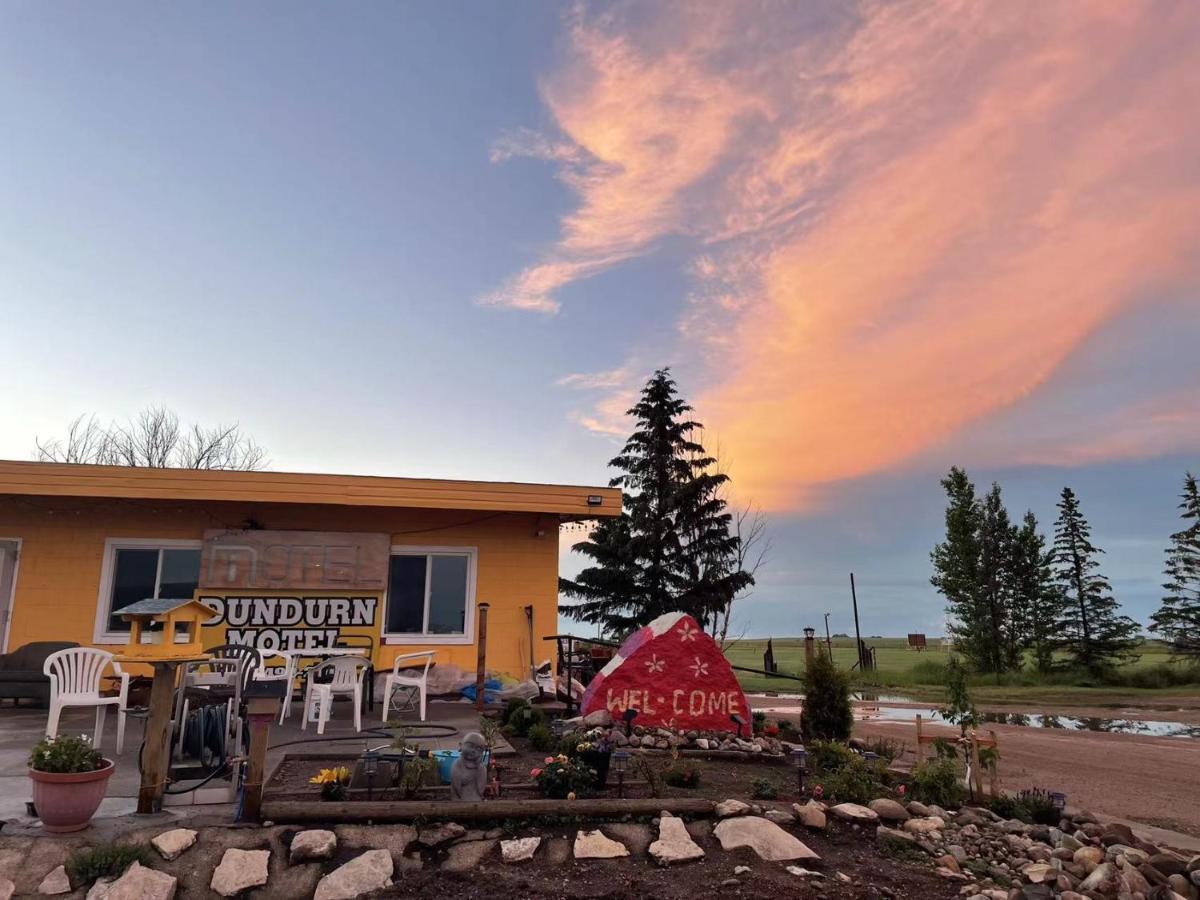 Dundurn Motel Bagian luar foto